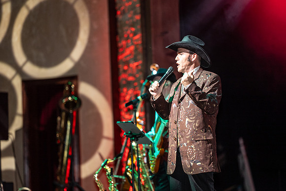 091-country show-205923