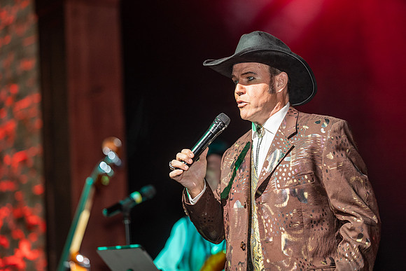 082-country show-205915
