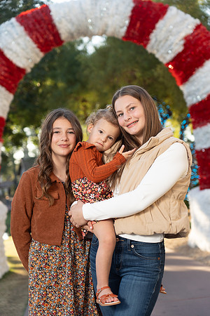 AronsonFamily2024-30-74103780