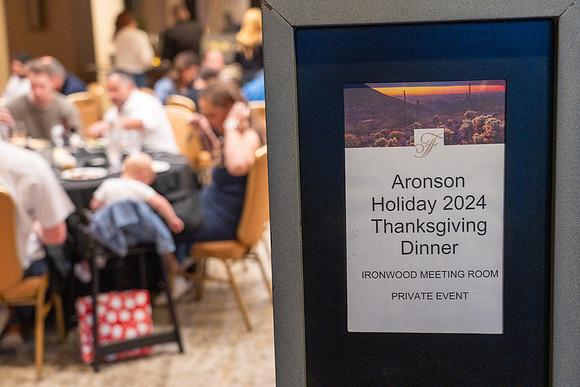 AronsonFamily2024-207-74104331